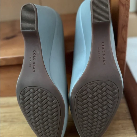 Cole Haan wedge sage green pump - Picture 4 of 4